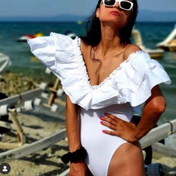 Zara Other - Zara ruffled body suit